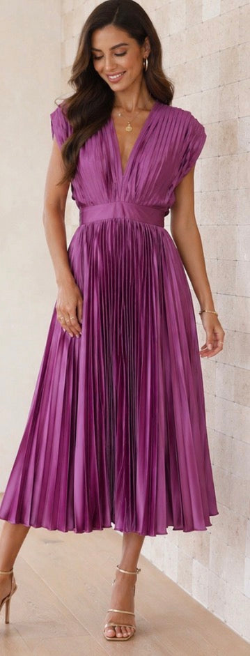 Verenaluxe™ | Timeless Pleated Midi Dress