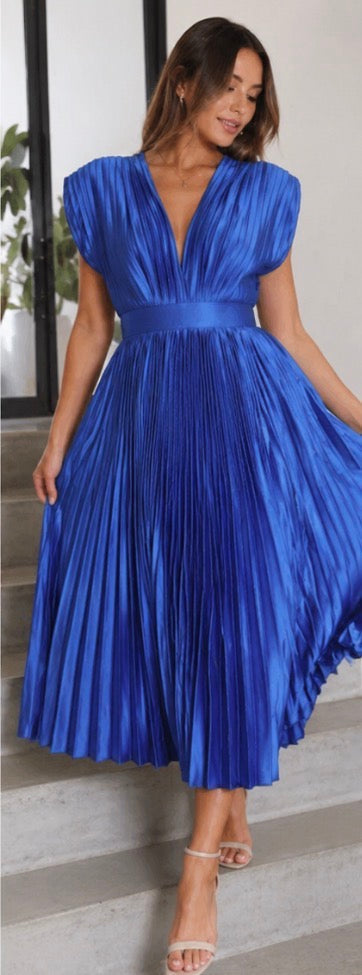 Verenaluxe™ | Timeless Pleated Midi Dress