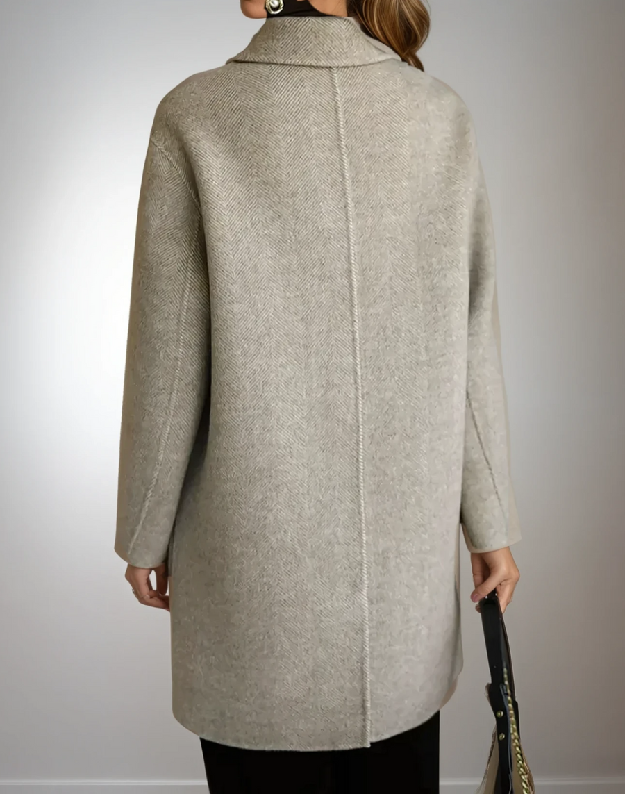 GIA | Chic and Comfortable Coat