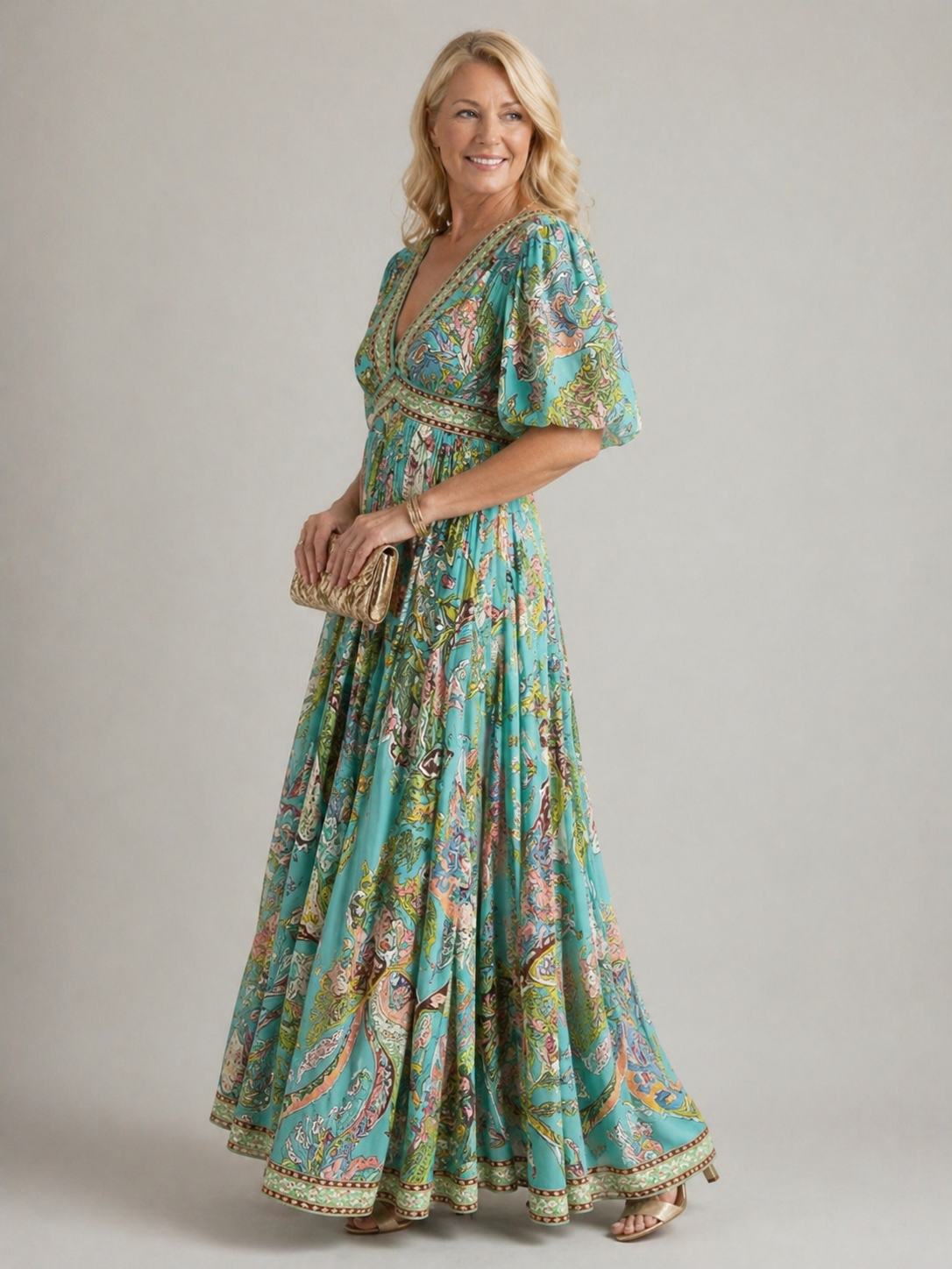 Verenaluxe™ | Airy maxi dress with puff sleeves and V-neck