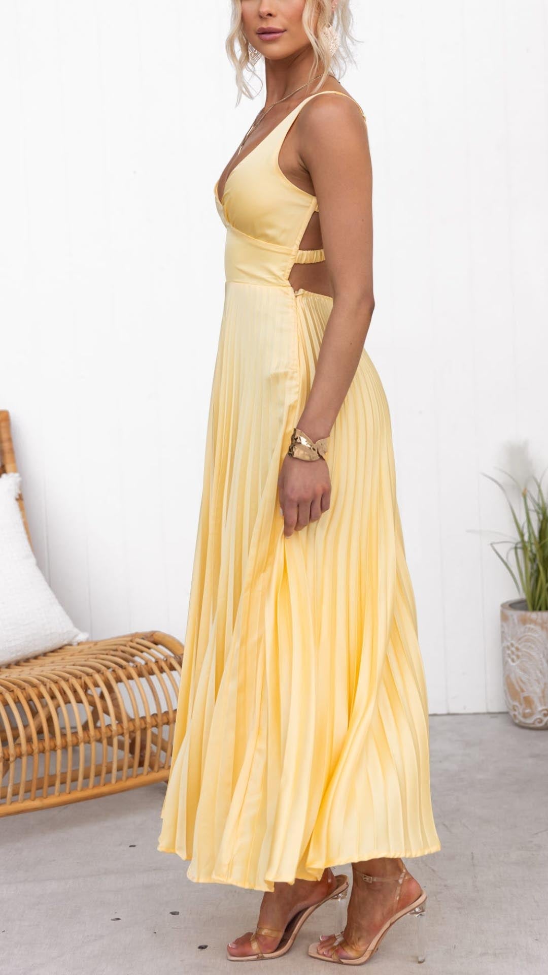 Verenaluxe™ | Pleated V-Neck Maxi Dress